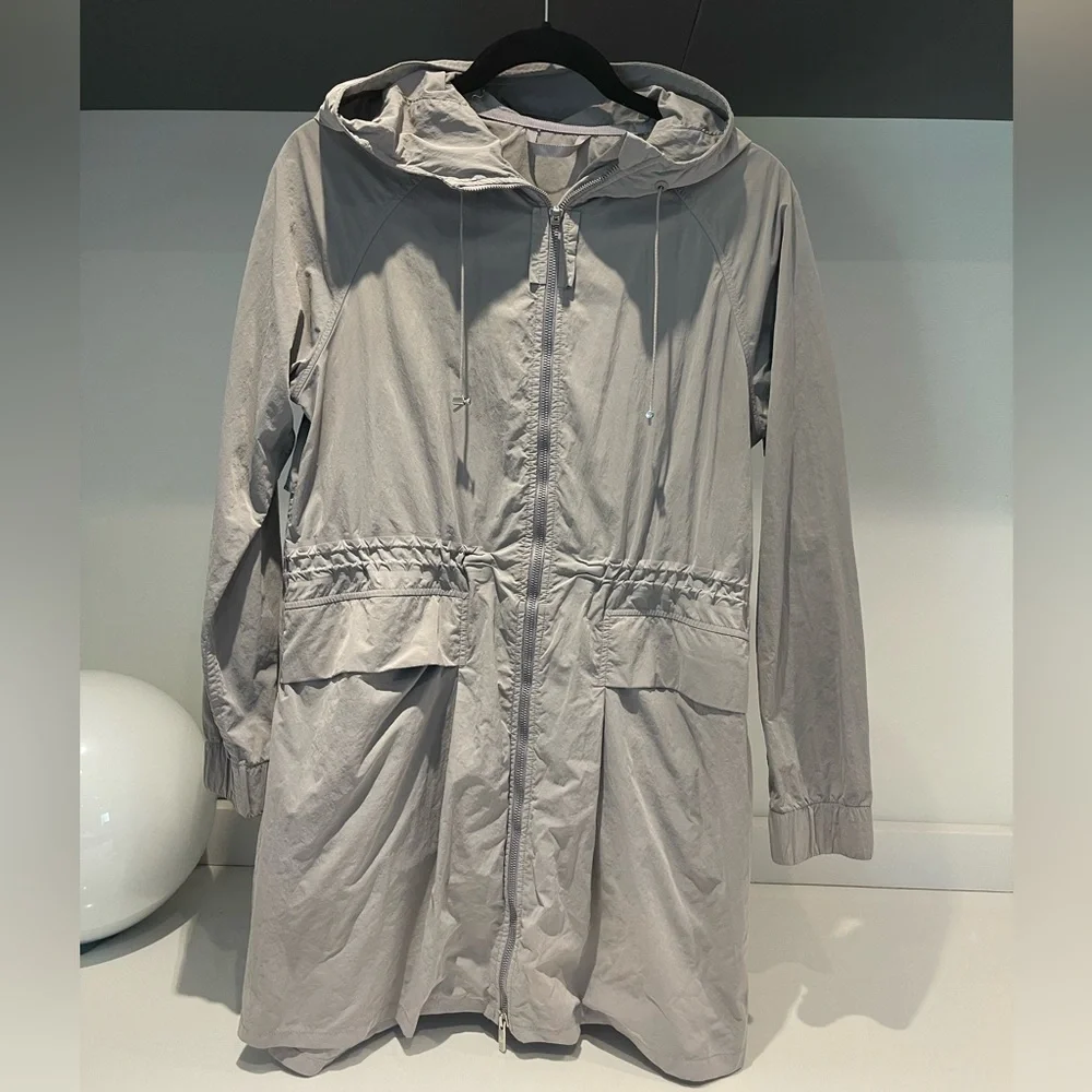 $170 Lululemon Gray “Into the Drizzle” wind Raincoat hood oversized cinch size 4